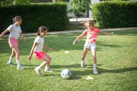 上线半年收益预估超14亿，这款游戏怎么做到“全球通吃”的？